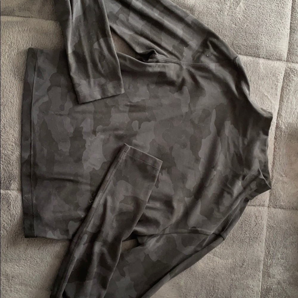 Lululemon athletic long sleeve top